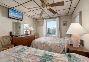 jammer204-11-bedroom.jpg