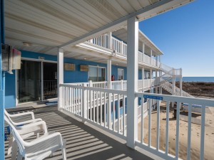 jammer204-2-balcony-area.jpg