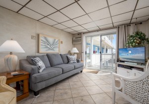jammer204-3-living-area.jpg