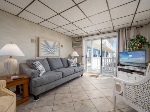 jammer204-3-living-area.jpg