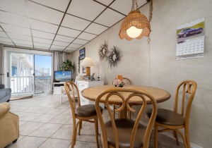 jammer204-5-dining-area.jpg