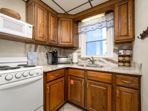 jammer204-6-kitchen.jpg