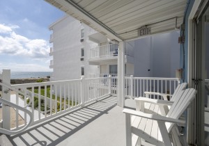 jammer209-2-balcony.jpg