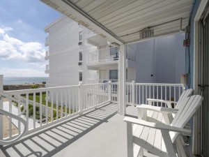 jammer209-2-balcony.jpg