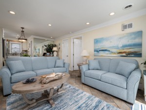 jammer209-7-living-area.jpg
