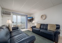 jammer306-1-living-area.jpg