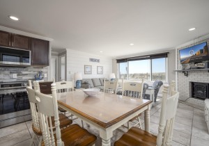 jammer100-3-dining.jpg