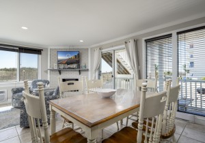 jammer100-4-dining.jpg