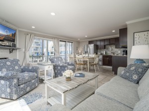 jammer100-7-living-area.jpg