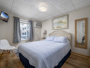 jammer101-11-bedroom-1.jpg