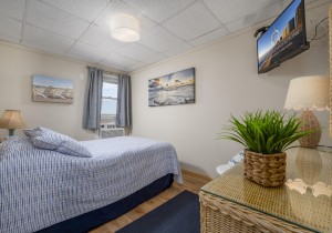 jammer101-13-bedroom-2.jpg