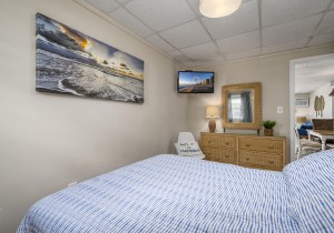 jammer101-14-bedroom-2.jpg
