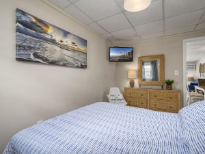 jammer101-14-bedroom-2.jpg