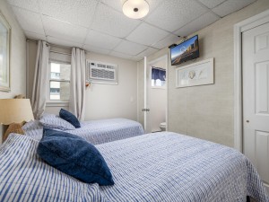 jammer101-15-bedroom-3.jpg