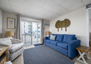 jammer101-5-living-area.jpg