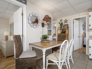 jammer101-9-dining.jpg