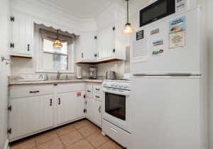 jammer102-4-kitchen.jpg