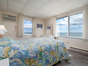 jammer300-7-bedroom-1.jpg