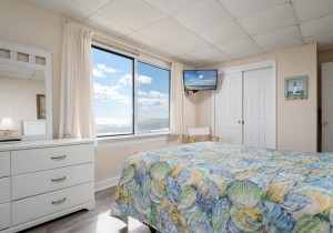 jammer300-8-bedroom-1.jpg
