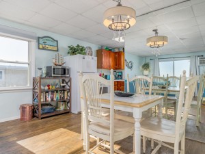 windjammer309-5diningarea.jpg