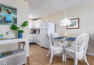 winjammer308-4diningarea.jpg