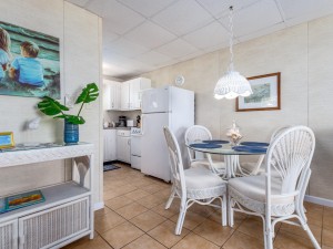 winjammer308-4diningarea.jpg