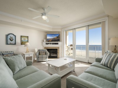 southbeach402-12-new-living-area.jpg