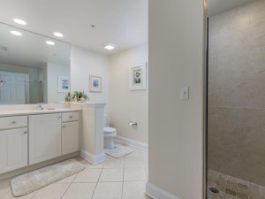 southbeach402-3bathroom3.jpg