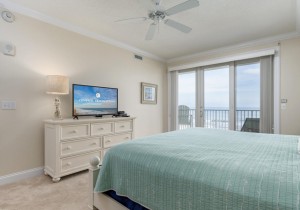 southbeach402-7masterbedroom.jpg