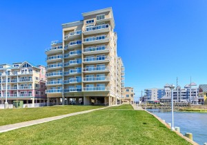1-exterior-bay-side.jpg