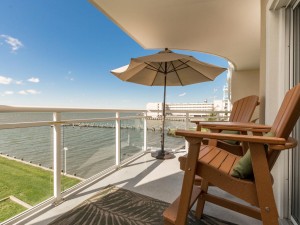 bellavista105-1balconynew.jpg