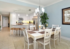 10-dining-kitchen.jpg