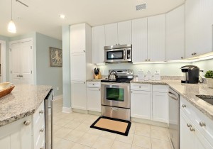 12-kitchen.jpg