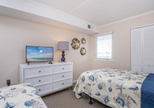 lelisa106-4965-bedroom-2.jpg