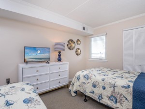 lelisa106-4965-bedroom-2.jpg