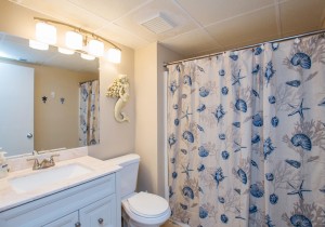 lelisa106-4970-bath.jpg