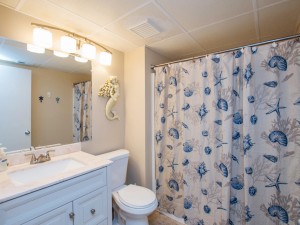 lelisa106-4970-bath.jpg