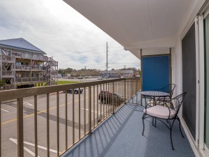 lelisa106-4981-balcony.jpg