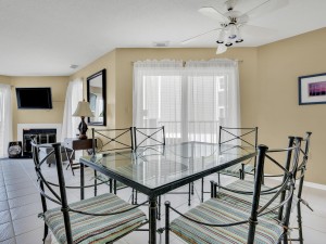 harborisland79j-10-dining-area.jpg