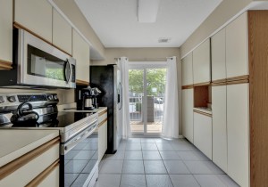 harborisland79j-14-kitchen.jpg