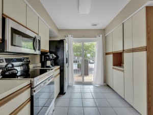 harborisland79j-14-kitchen.jpg