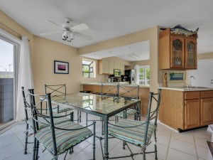 harborisland79j-17-dining.jpg