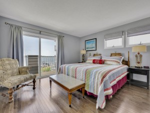 harborisland79j-21-primary-bedroom.jpg