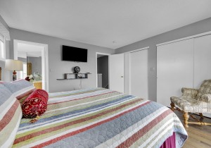 harborisland79j-22-primary-bedroom.jpg