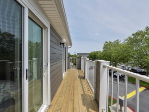 harborisland79j-28-balcony.jpg