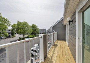 harborisland79j-29-balcony.jpg