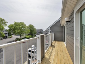harborisland79j-29-balcony.jpg