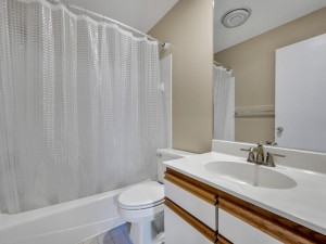 harborisland79j-34-bath-2.jpg