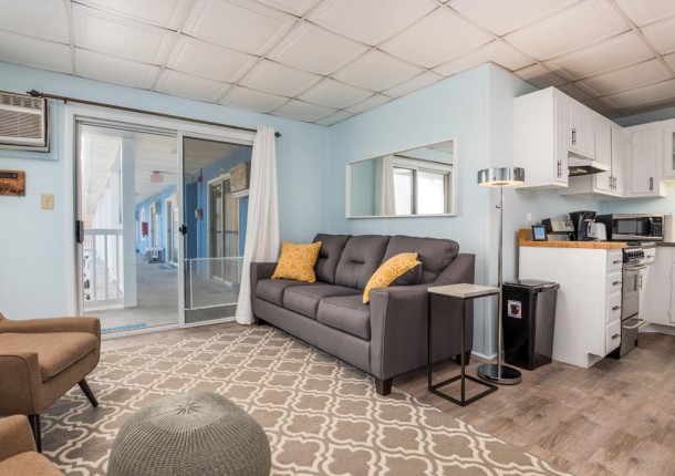windjammer303-3livingareanew2019.jpg