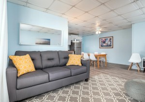 windjammer303-5sofanew2019.jpg
